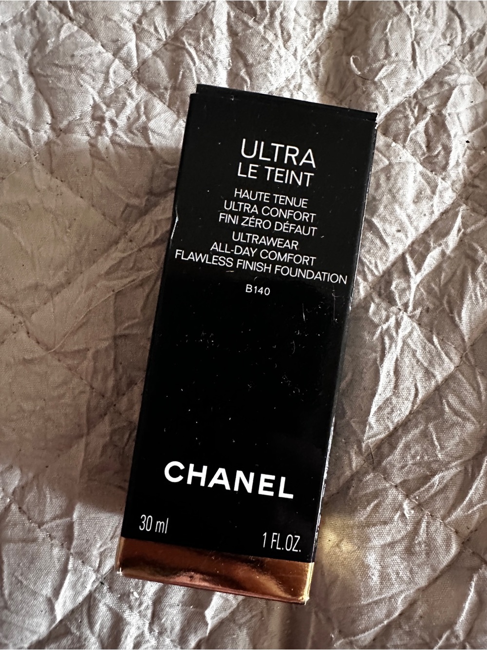 CHANEL Ultra Le Teint Foundation - b140
